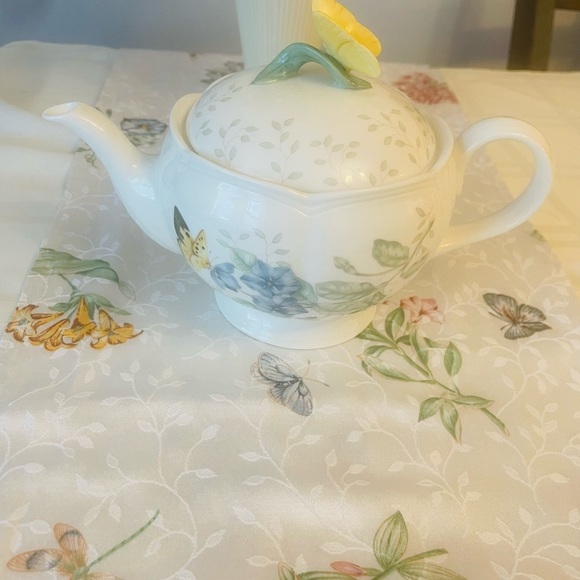 Lenox Butterfly Meadow Tea set of 6 pieces accepting offers - Picture 5 of 12